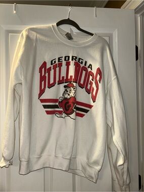 Gildan White Georgia Bulldogs Crewneck Sweatshirt with Red and Black Graphic